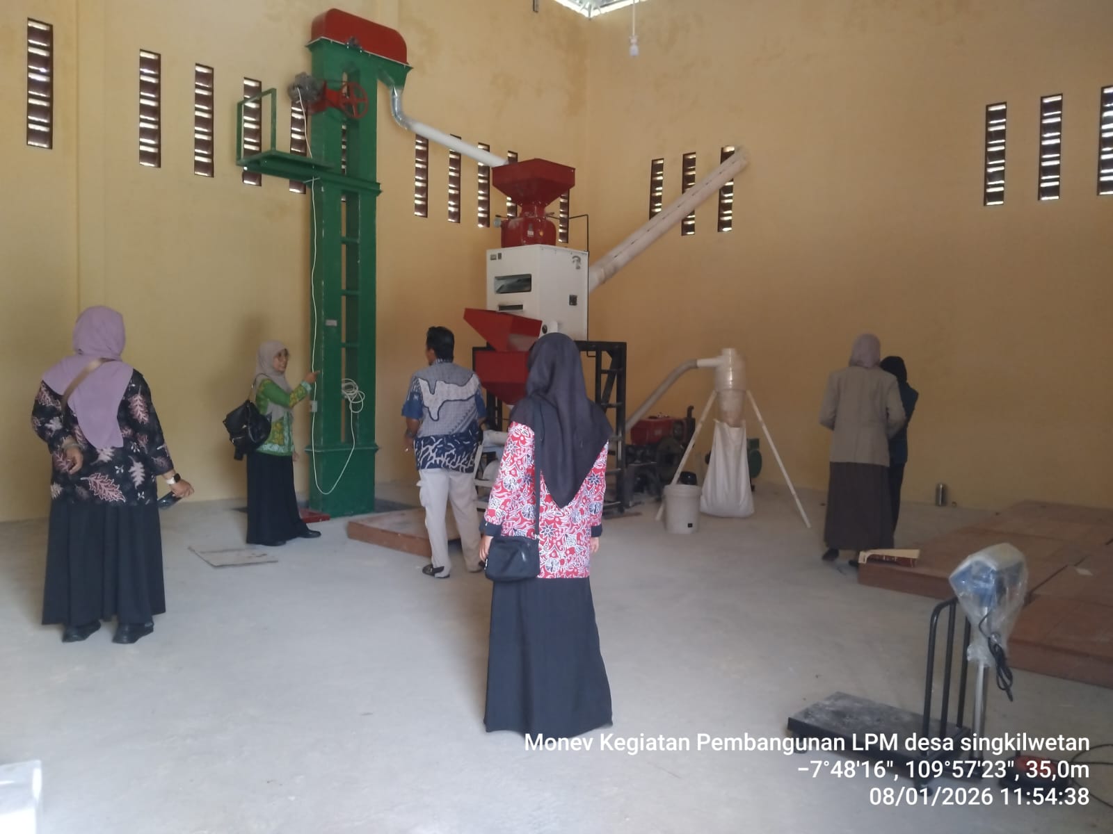 Monitoring dan Evaluasi Pekerjaan Pembangunan LPM dan Lantai Jemur Desa Singkilwetan, Ngombol