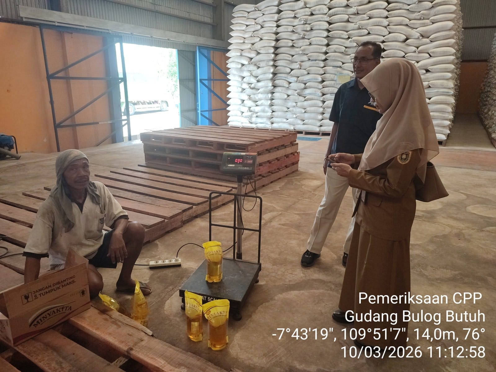 Pemeriksaan Kualitas Beras dan Minyak Goreng Bantuan Pangan CPP Alokasi Feb - Maret 2026